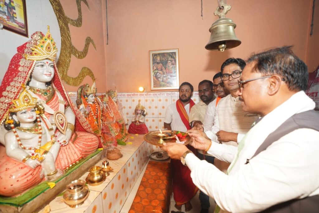 सुशासन तिहार के दौरान मुख्यमंत्री पहुंचे कोसला धाम