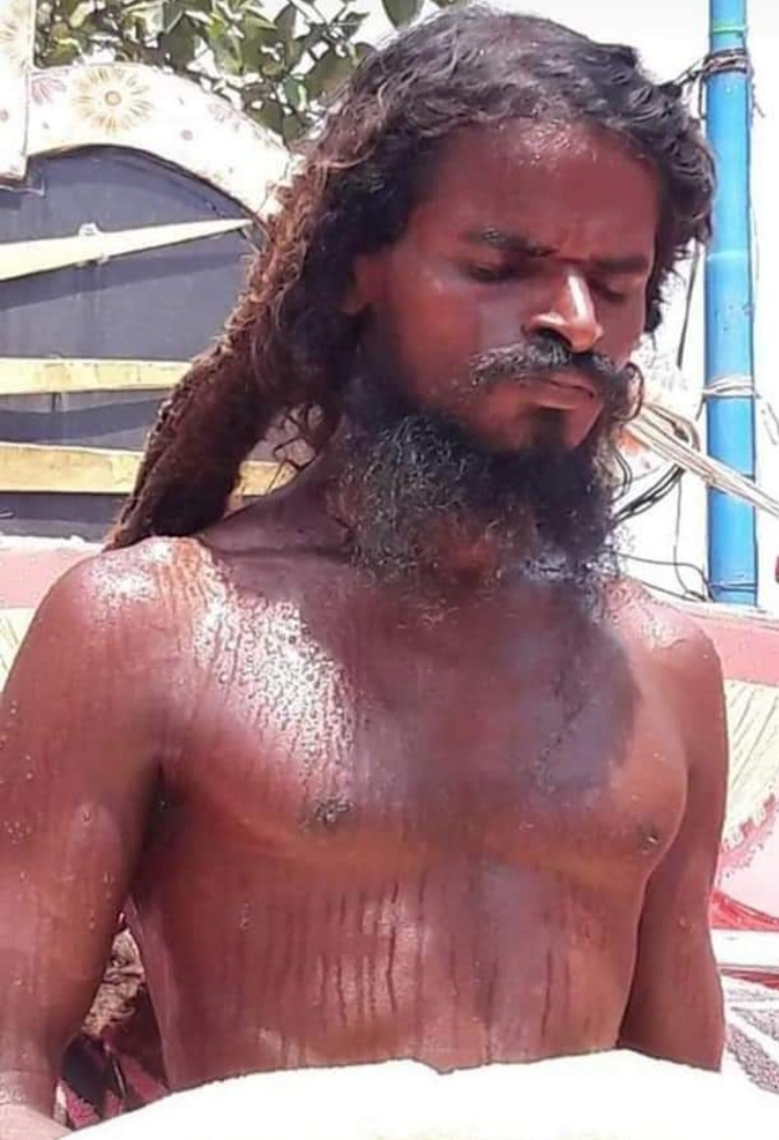 28 बरस ले खुला अकाश तले कठोर तपस्या मं लीन हें बाबा सत्यनारायण, कोसमनारा बनिस श्रद्धा अऊ आस्था के तीर्थ धाम