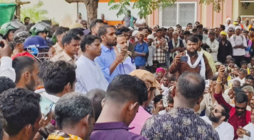 धमतरी मं गूंजिस आदिवासी समाज के आवाज, हजारों ग्रामीण मन पहुंचिन कलेक्ट्रेट