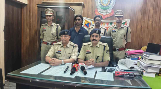 सक्ति में थर्माकोल पेपर कटर से जानलेवा हमला: युवक के गले और सीने पर किए कई वार, आरोपी गिरफ्तार; हथियार भी बरामद