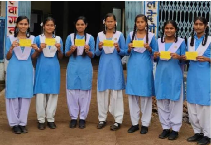 बालोद मं जल संरक्षण के अनोखा पहल : ‘कैच द रैन 2026’ अभियान तहत 1048 स्कूल मं एके बखत पत्र लेखन, 29 हजार ले जियादा छात्र-छात्रा मन देइन पानी बचाय के संदेश