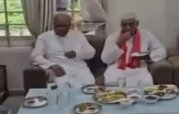 भूपेश बघेल अउ टीएस सिंहदेव के संयुक्त दौरा ऊपर भाजपा के तंज, मंत्री रामविचार नेताम कहिन – ‘बाबा ल भेलपुरी खवावत हवंय’; विधायक पुरंदर मिश्रा के बयान ले गरमाइस सियासत