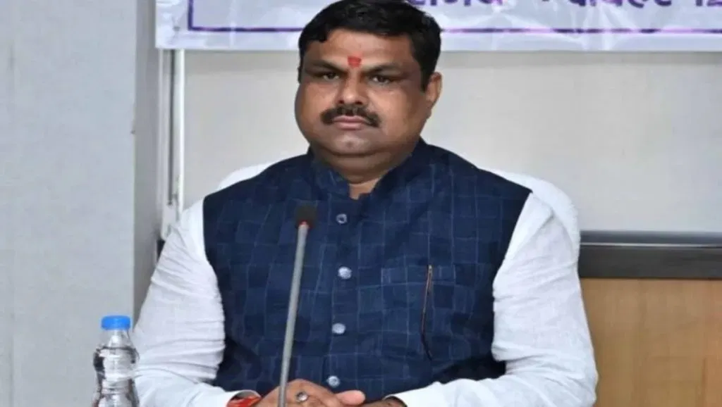 TET मामला विधानसभा मं गरमाइस: सुप्रीम कोर्ट के आदेश ले अलग राहत नइ, शिक्षा मंत्री गजेंद्र यादव के साफ जवाब
