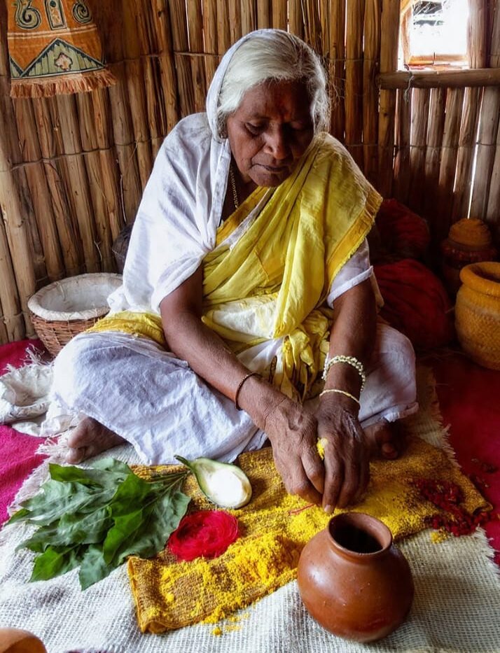 छत्तीसगढ़ के लोक नुस्खा अऊ परंपरा: जड़ी-बूटी, मन्नत अऊ लोक ज्ञान के अनमोल विरासत