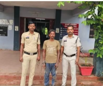 कोरबा मं दिल दहला देय घटना: शराब पीए के बाद विवाद, पति ऊपर पत्नी के डंडा ले हत्या के आरोप; रातभर शव लगे बैठे रहिस, बिहान खुद गांव मं देइस जानकारी