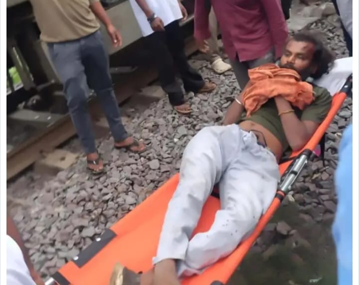 रायपुर में साउथ बिहार एक्सप्रेस की चपेट में आया युवक, गंभीर रूप से घायल; श्रीनगर रेलवे क्रॉसिंग पर हादसे से मचा हड़कंप