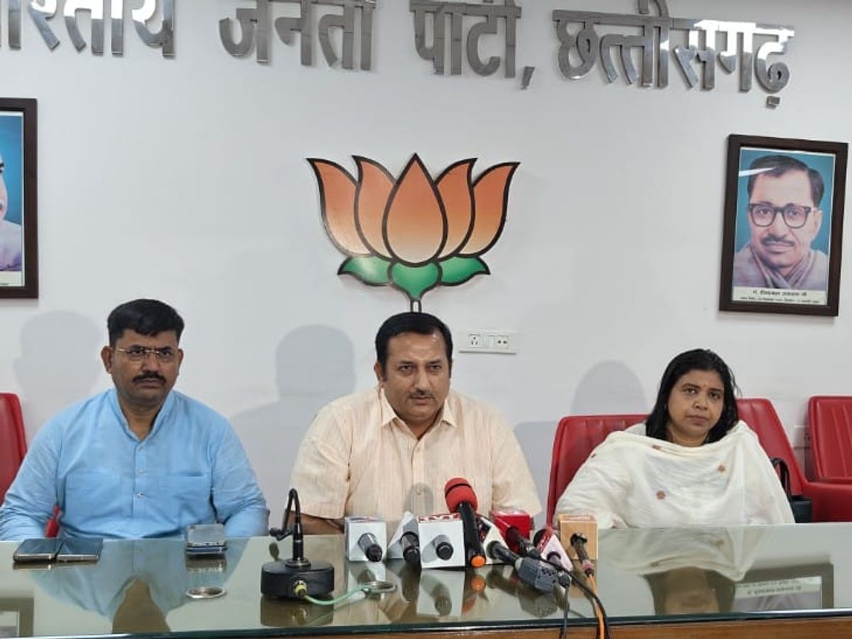 भ्रष्टाचार के आरोपी ला बचाय बर आंदोलन करत हे कांग्रेस – भाजपा के डॉ. विजयशंकर मिश्रा के तीखा हमला