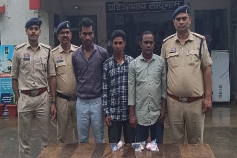 काले कागज को असली नोट बनाने का झांसा देकर ठगी की कोशिश, पुलिस ने अंतरराज्यीय गिरोह के 3 सदस्यों को दबोचा