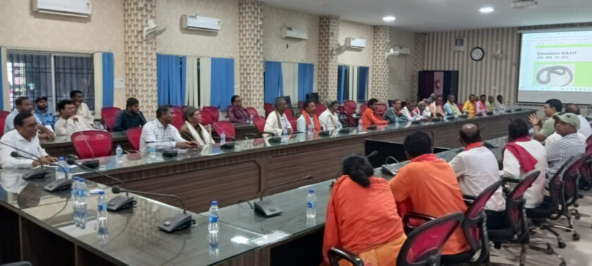बस्तर में मलेरिया के खिलाफ जनभागीदारी की मिसाल, बैगा-गुनिया और स्वास्थ्य कार्यकर्ताओं ने गांव-गांव पहुंचाकर बदली तस्वीर