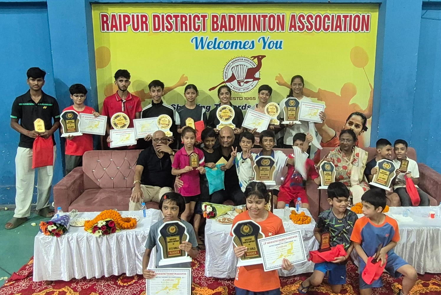 बैडमिंटन स्पर्धा म नवा प्रतिभा मन के जलवा, बालक-बालिका वर्ग म विजेता खिलाड़ी मन ल मिलिस सम्मान