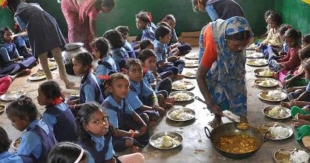 मिड-डे मील में संदिग्ध गोली जैसी वस्तु मिलने से हड़कंप, 28 छात्राएं अस्पताल में भर्ती; जांच के आदेश