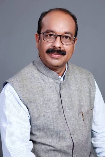 अरुण साव बोले- फर्जी सामग्री फैलाने वालों पर होगी सख्त कार्रवाई, कानून के दायरे में होगी निष्पक्ष जांच सोशल मीडिया पर एडिटेड फोटो और भ्रामक वीडियो फैलाने वालों को बख्शा नहीं जाएगा: